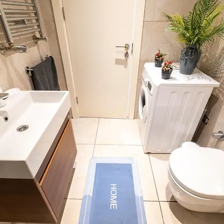 The Riyal Apartament *